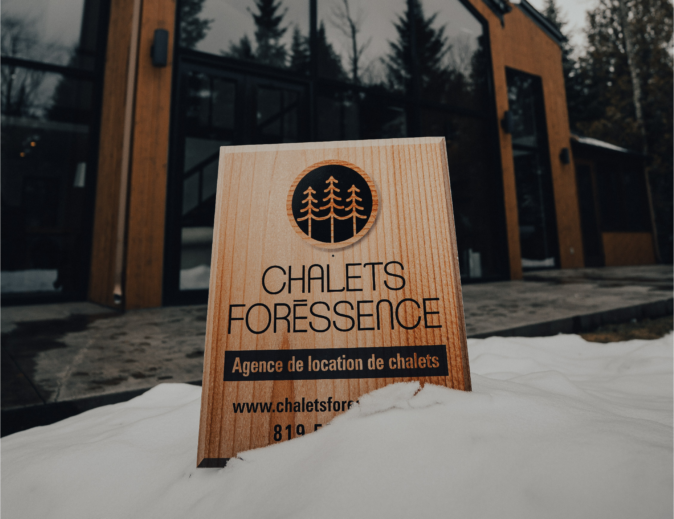 A-Propos_Chalets-Foressence_Agence-Location-Chalets-Mégantic